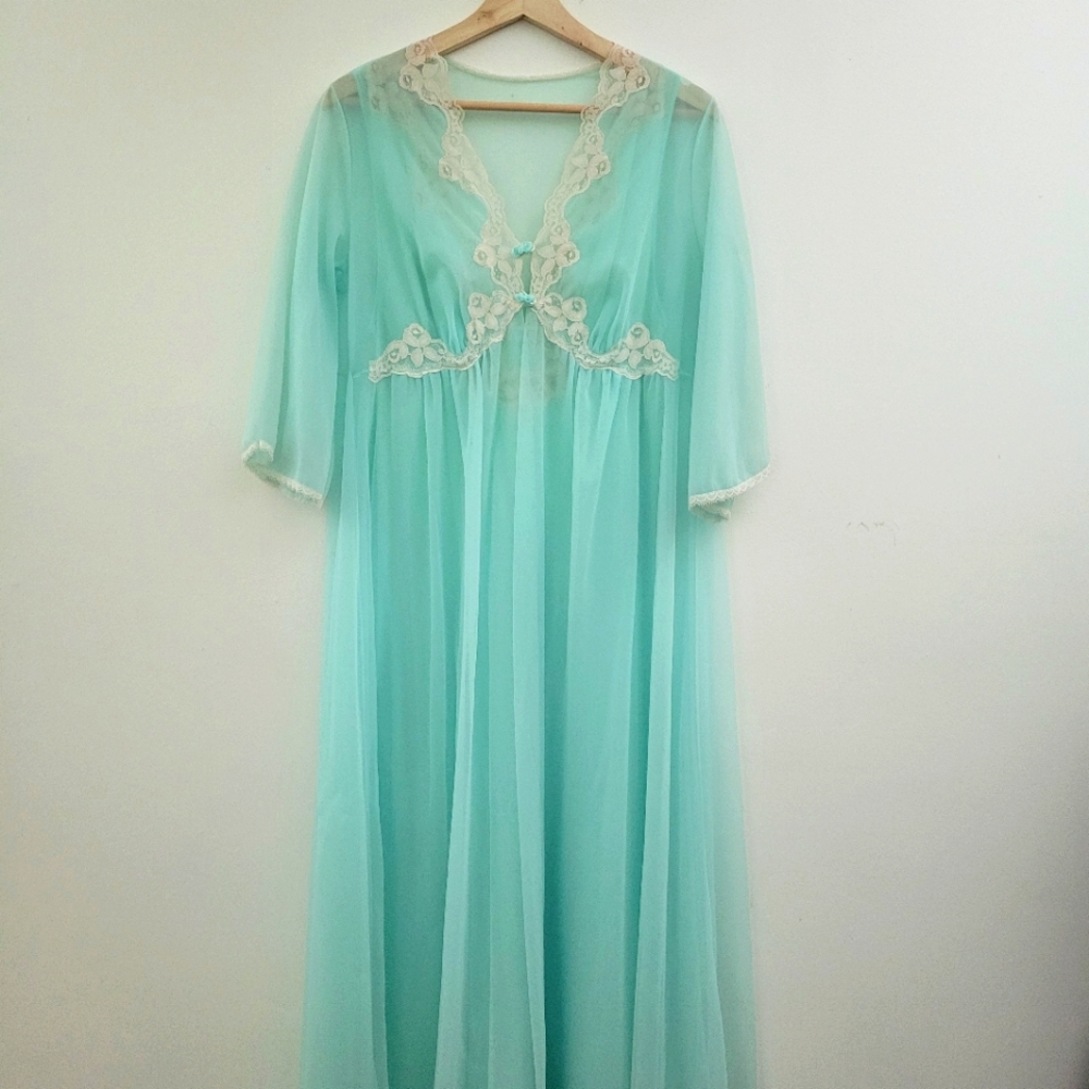 Vintage (antique) glamor night gown and robe